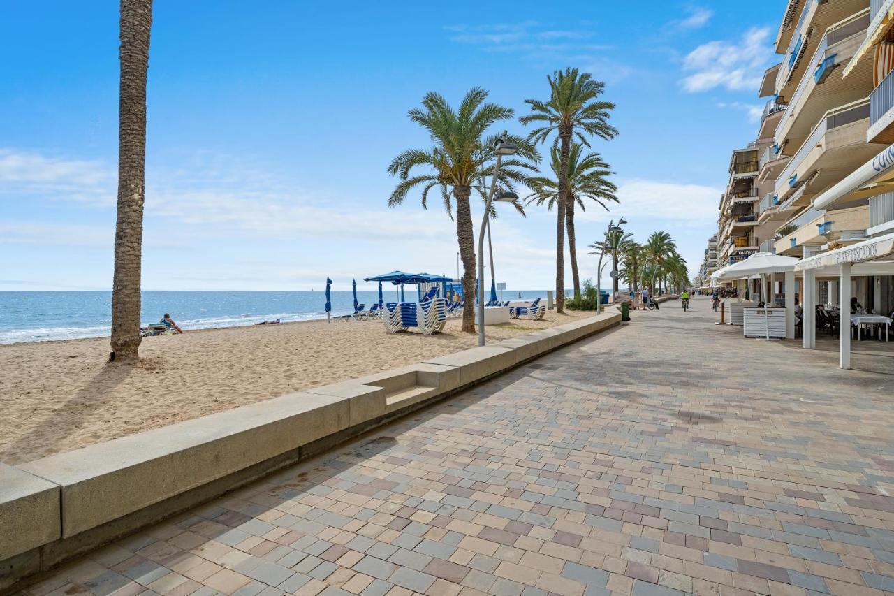 Beach-swimingpool *